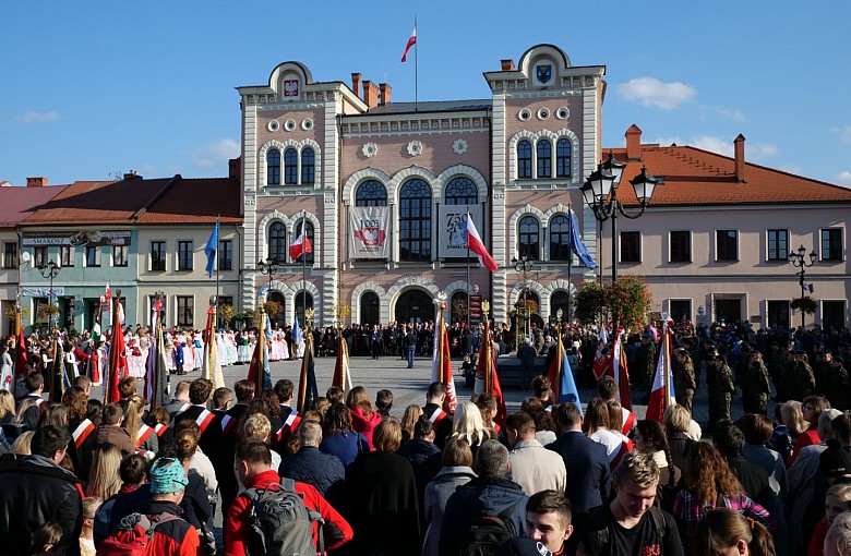 100. ROCZNICA ODZYSKANIA PRZEZ POLSKĘ NIEPODLEGŁOŚCI