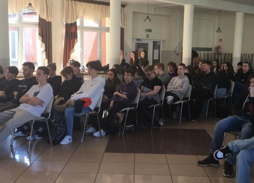Bzpieczni latem