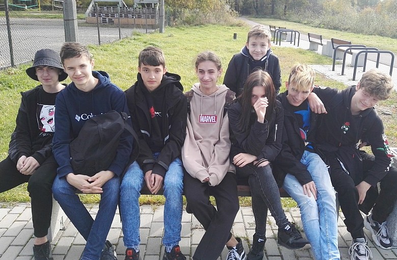 Programiści na ognisku.